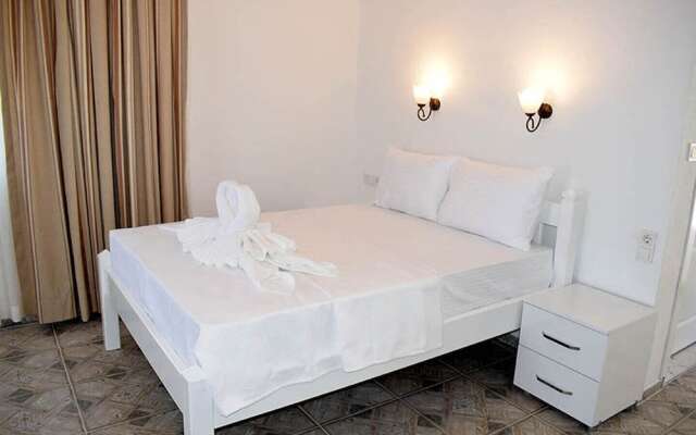 Saranda Teras Pansiyon