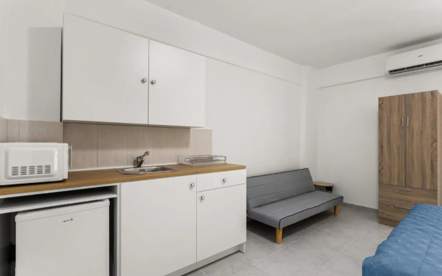 Nikolas Apartments