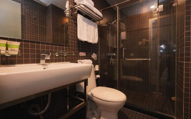 Motel 168 (Beijing Lishuiqiao Metro Station)