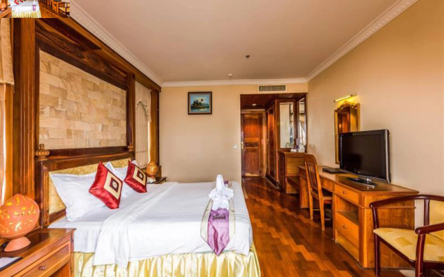 Blue River Hotel