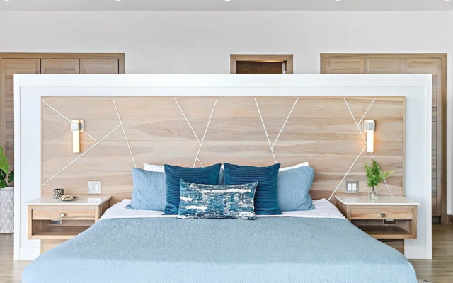 Luxury Villa Hot Tub Ocean Views Fully Staffed
