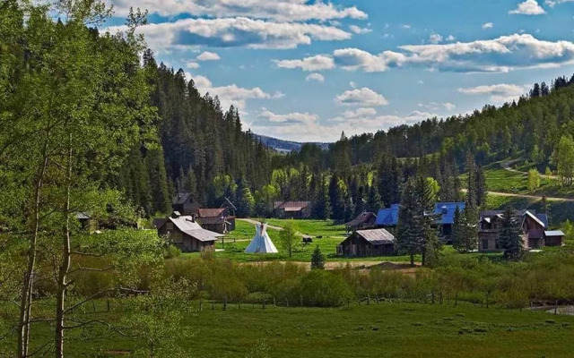 Dunton Hot Springs