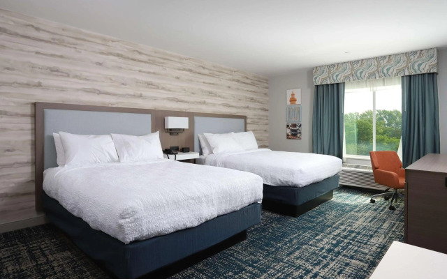 Hampton Inn & Suites Manistee Waterfront