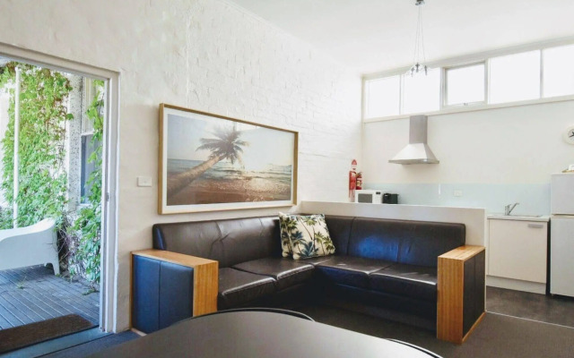 Seawall Apartments