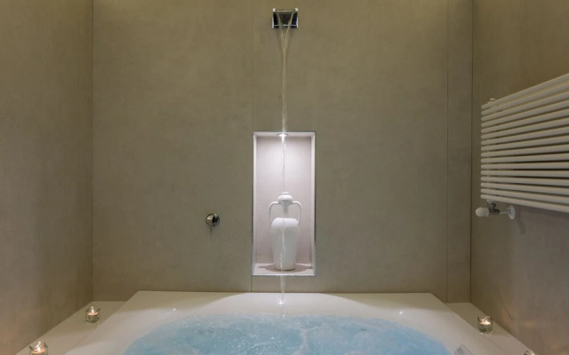 Prescious Suite 25 with Hot Tub