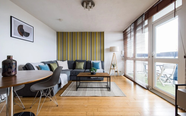 Stunning 2 Bed Flat near Tower Bridge