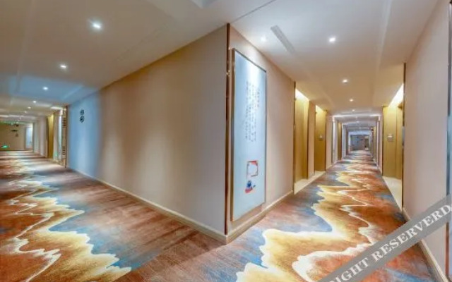 Vienna Hotel (Shenzhen North Railway Station Minzhi Branch)