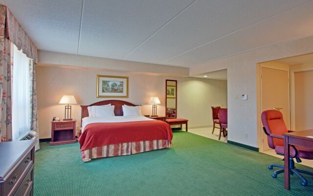 Holiday Inn Express & Suites Milton by IHG