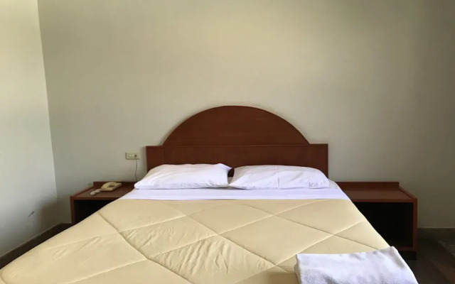 Lopburi Residence 2 And Resort
