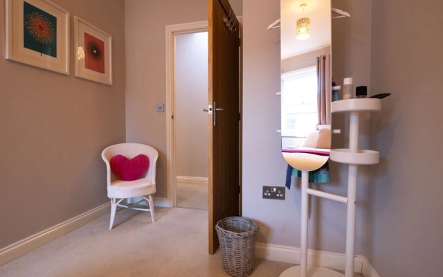 Silverdale Mews