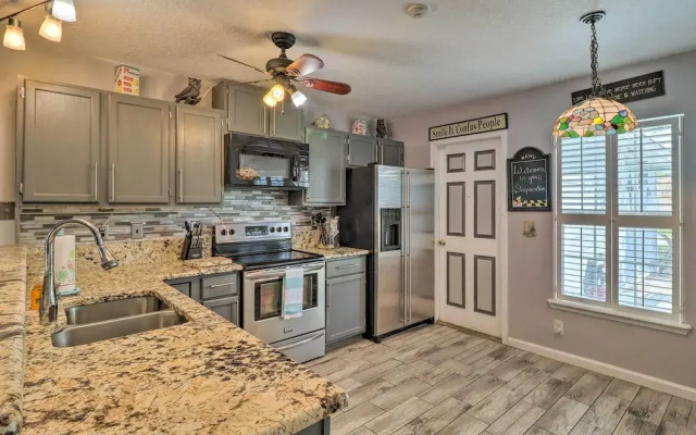 Jacksonville Home, Near Beach & Mayo Clinic!