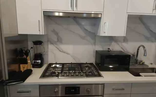 Signature Airport Proximity suite
