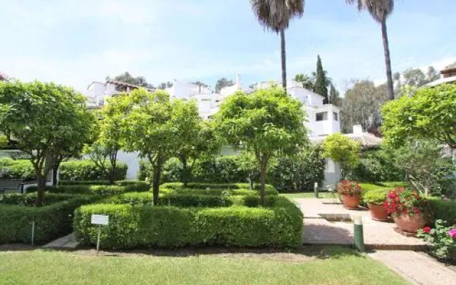 1104 First Line Beach Apartment Golden Beach Pool