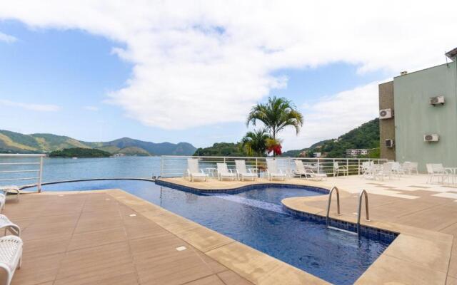 Apartamento pé na areia, vista cinematográfica!