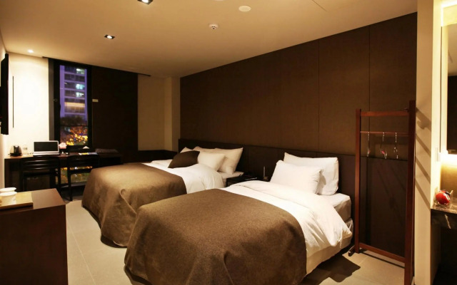Vine Hotel