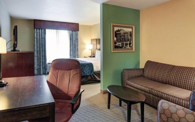 Comfort Suites near Hot Springs Park