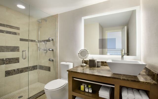 DoubleTree Suites by Hilton Hotel Boston - Cambridge