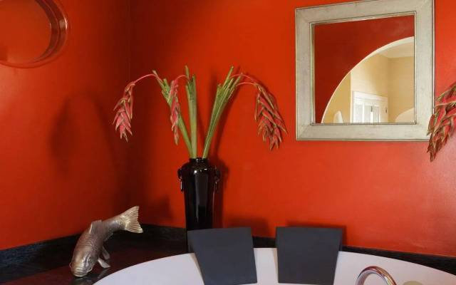 Vila Joya Home, Restaurant & Spa