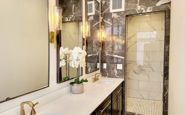 Deadwood Dicks Hotel