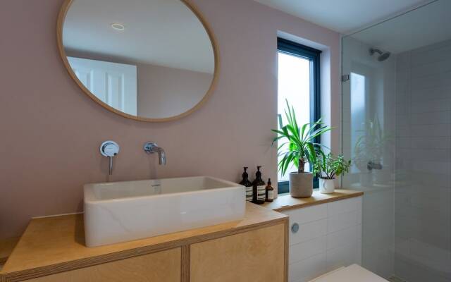 South London Architectural Retreat