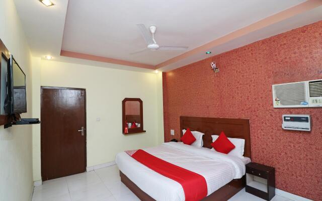 OYO 24274 Hotel Neel Ganga