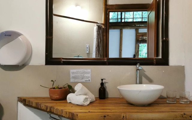 Bamboo Surf House - Hostel