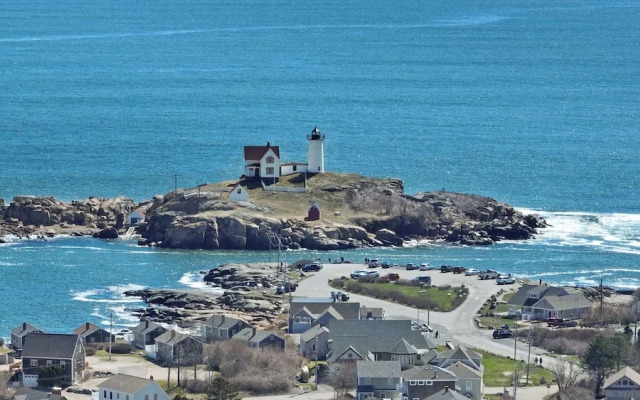 3BR Oceanfront on Nubble Cliffs!