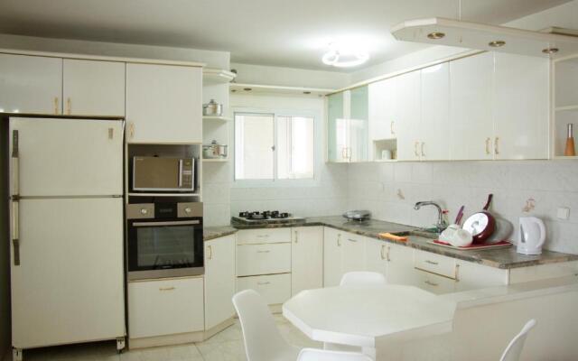 Beautiful 3 Bedroom Apartment