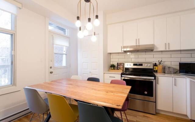 Charming Montreal 3 bdr Apartment Next to Subway