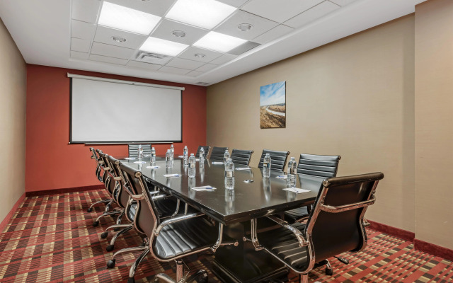 Best Western Plus Red Deer Inn & Suites