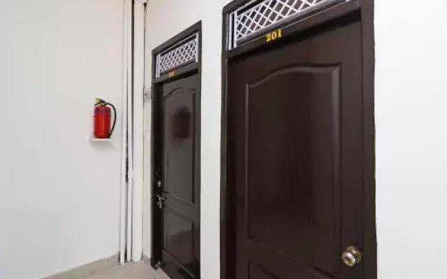 New Delhi Guest House By OYO Rooms