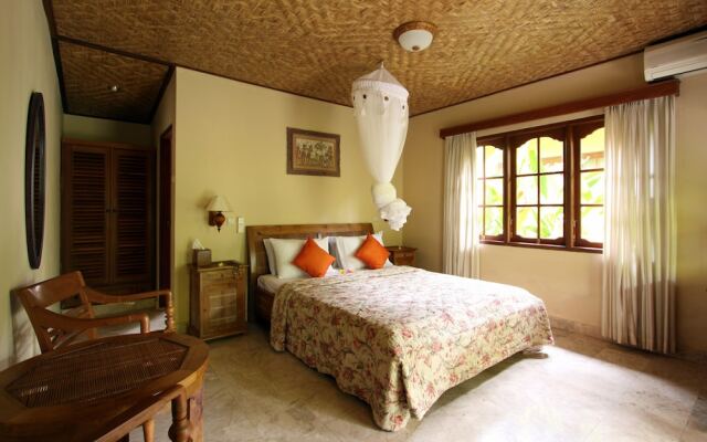 Nusa Indah Bungalows & Villa