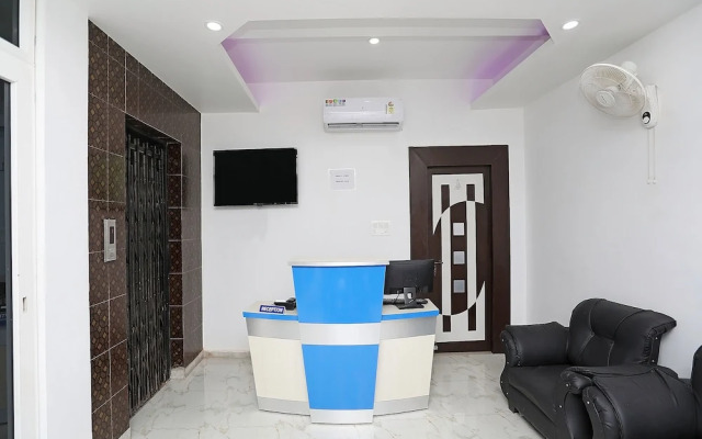 OYO 9675 Hotel Galaxy