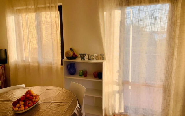 Beachfront Three Room Apartment With Garden Ostrica