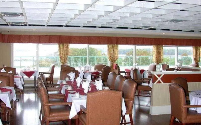 Oak Island Resort & Conference Centre