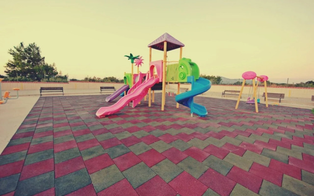 Family Friend Villa Pool BBQ 3b 1 Alacati Cesme