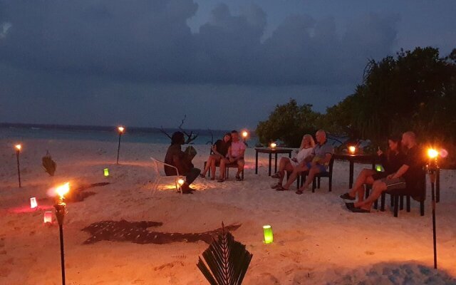 Omadhoo Inn