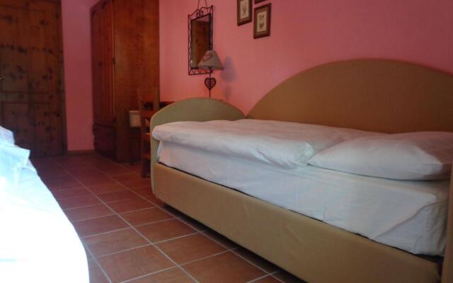 ALBERGO ALPENROSE Ski&Bike Mountain Hotel