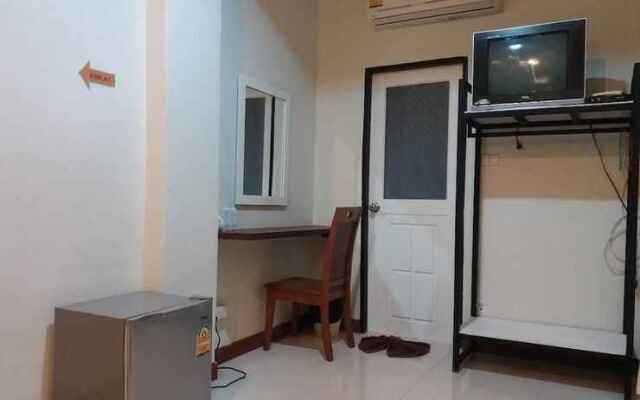 Lanta Long Beach Apartment - Hostel