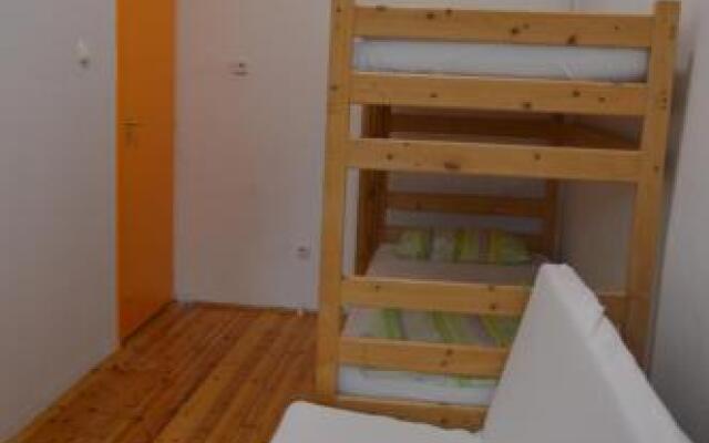 Hostel66