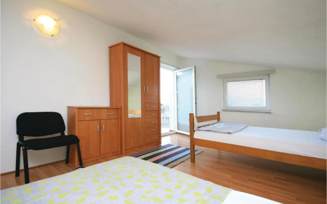 Holiday home Drinovci with a Fireplace 444