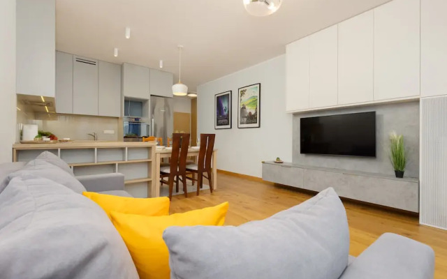 Green Surroundings 2 Bedrooms by Renters