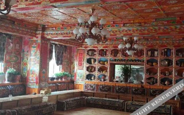 Yajiang Guya Shengshan Hotel