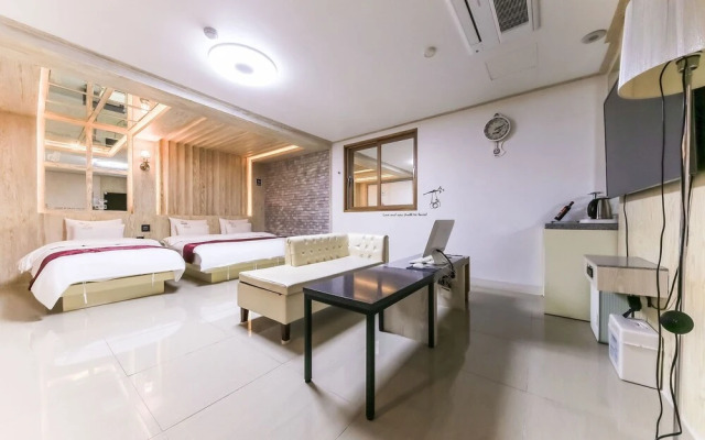 Cheongju Show Hotel
