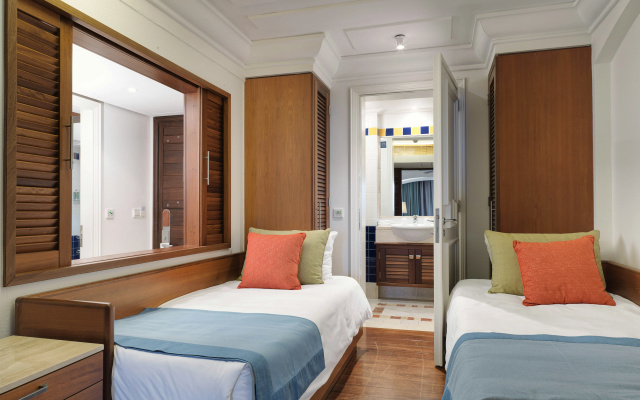 Columbia Beach Resort