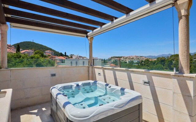 Hedera Estate, Hedera A42