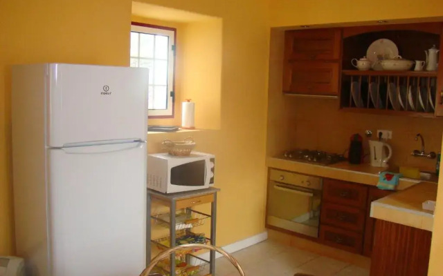 Casa das Pedras Altas