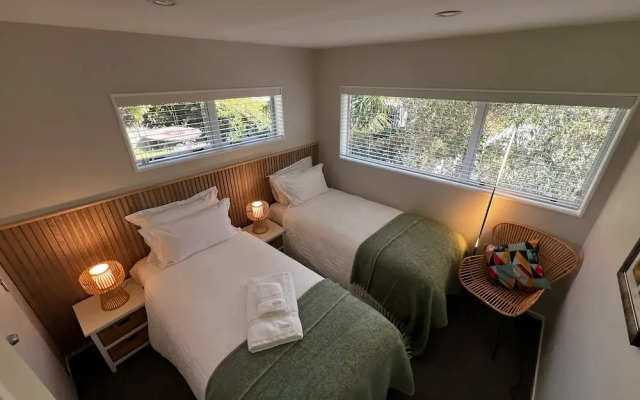 Waiake Beach Apartments