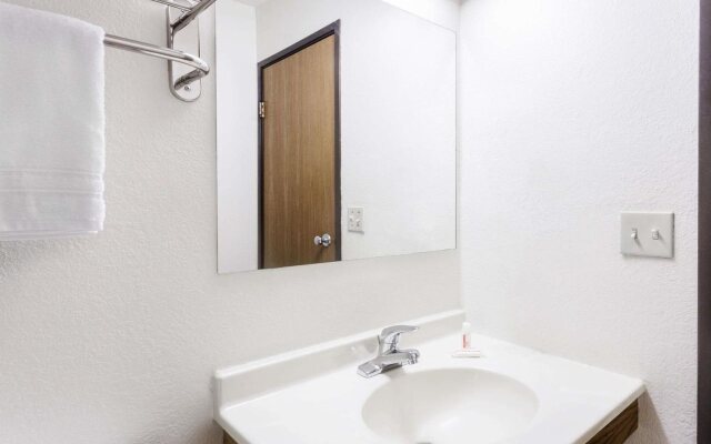 Super 8 Motel - Dumfries
