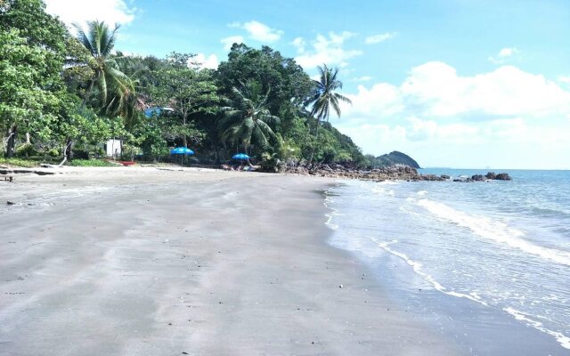 Sukorn Cabana Resort